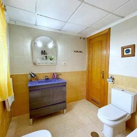 Chalet Chalet De Dos Plantas Con Jacuzzi Y Terraza Malaga