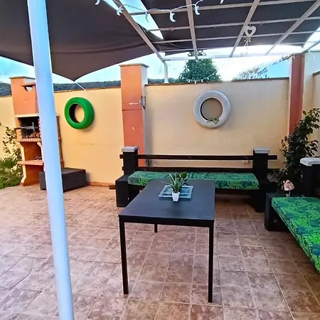 Chalet Chalet De Dos Plantas Con Jacuzzi Y Terraza Malaga