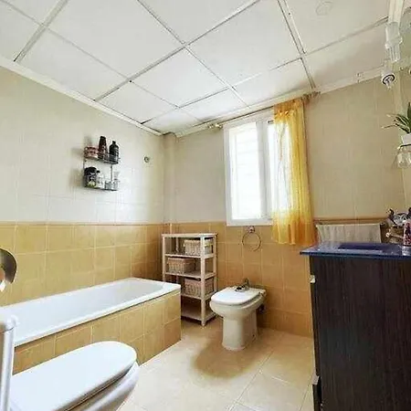 Chalet De Dos Plantas Con Jacuzzi Y Terraza Chalet Malaga