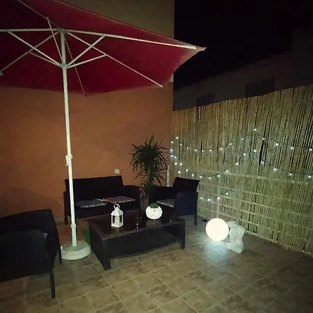 Chalet Chalet De Dos Plantas Con Jacuzzi Y Terraza Malaga