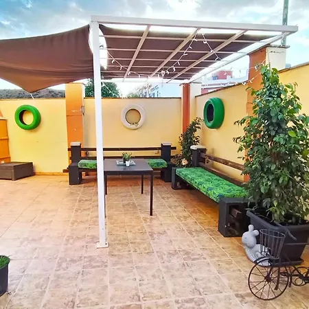 Chalet De Dos Plantas Con Jacuzzi Y Terraza Chalet *