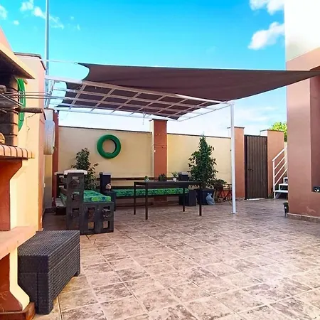 Chalet Chalet De Dos Plantas Con Jacuzzi Y Terraza Malaga