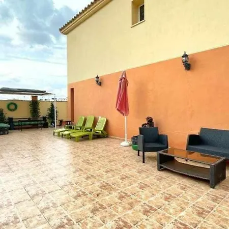 Chalet Chalet De Dos Plantas Con Jacuzzi Y Terraza