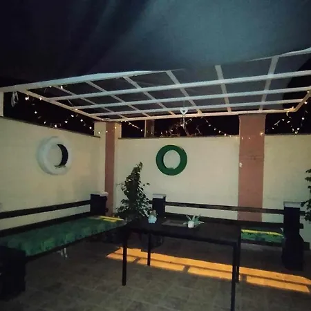 Chalet Chalet De Dos Plantas Con Jacuzzi Y Terraza Malaga
